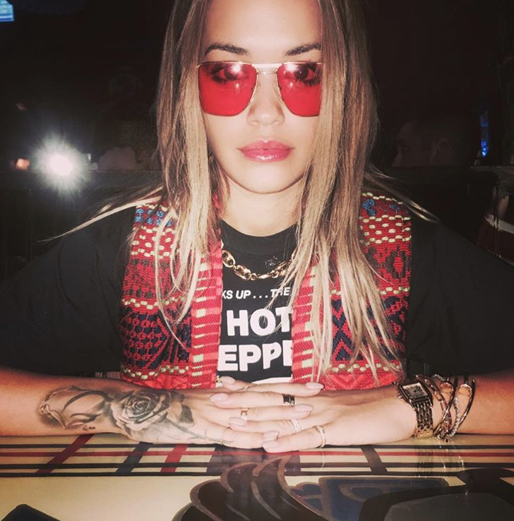 Serseri ruhlu şarkıcı Rita Ora sınırları bu kez fena zorladı - Sayfa 33