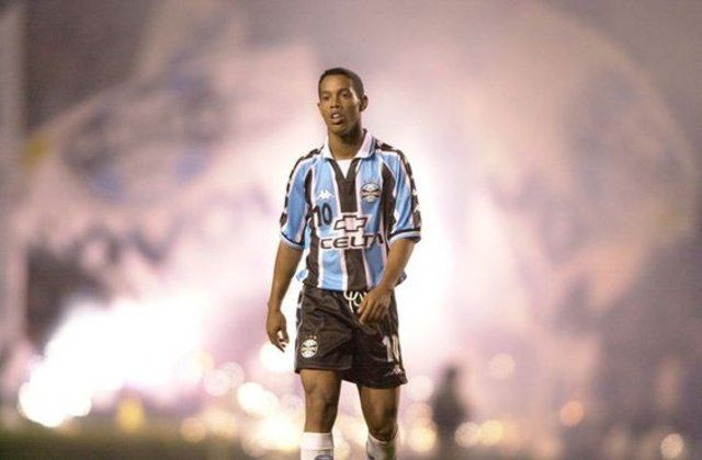 Ronaldinho futbolu bıraktı - Sayfa 1