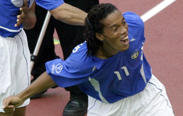 Ronaldinho futbolu bıraktı - Sayfa 10