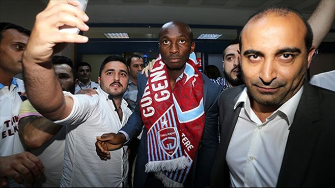 M'Bia’dan Galatasaray itirafı - Sayfa 16