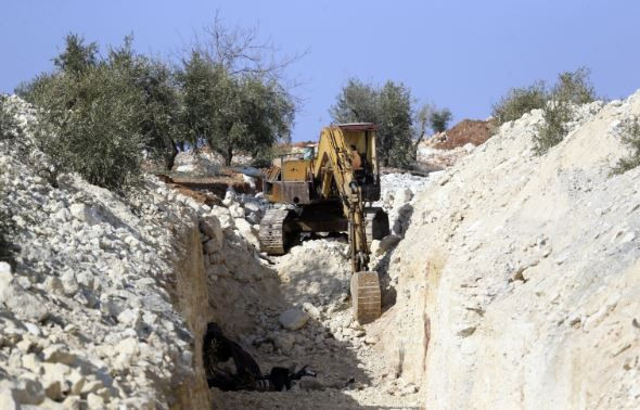 Afrin'de teröristlerin gizlendiği labirent tüneller bulundu - Sayfa 15