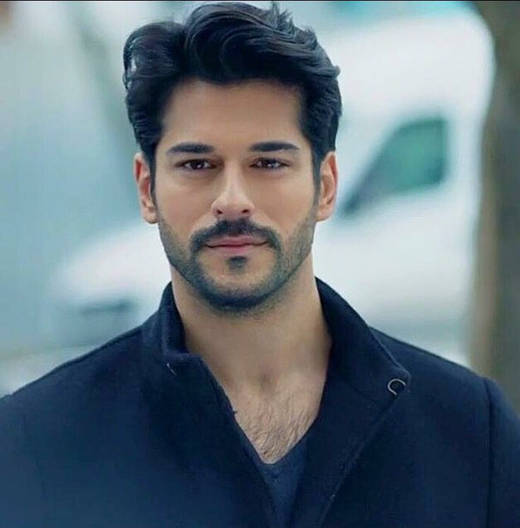 Burak Özçivit’in ödül aldığı törene Fahriye Evcen katılmadı - Sayfa 5