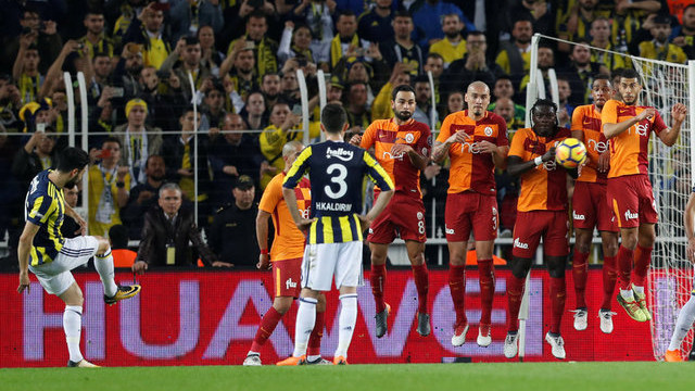 Fenerbahçe - Galatasaray maçından kareler