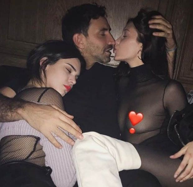 Bella Hadid Kendall Jenner üstsüz fotoğraf paylaştı - Sayfa 17