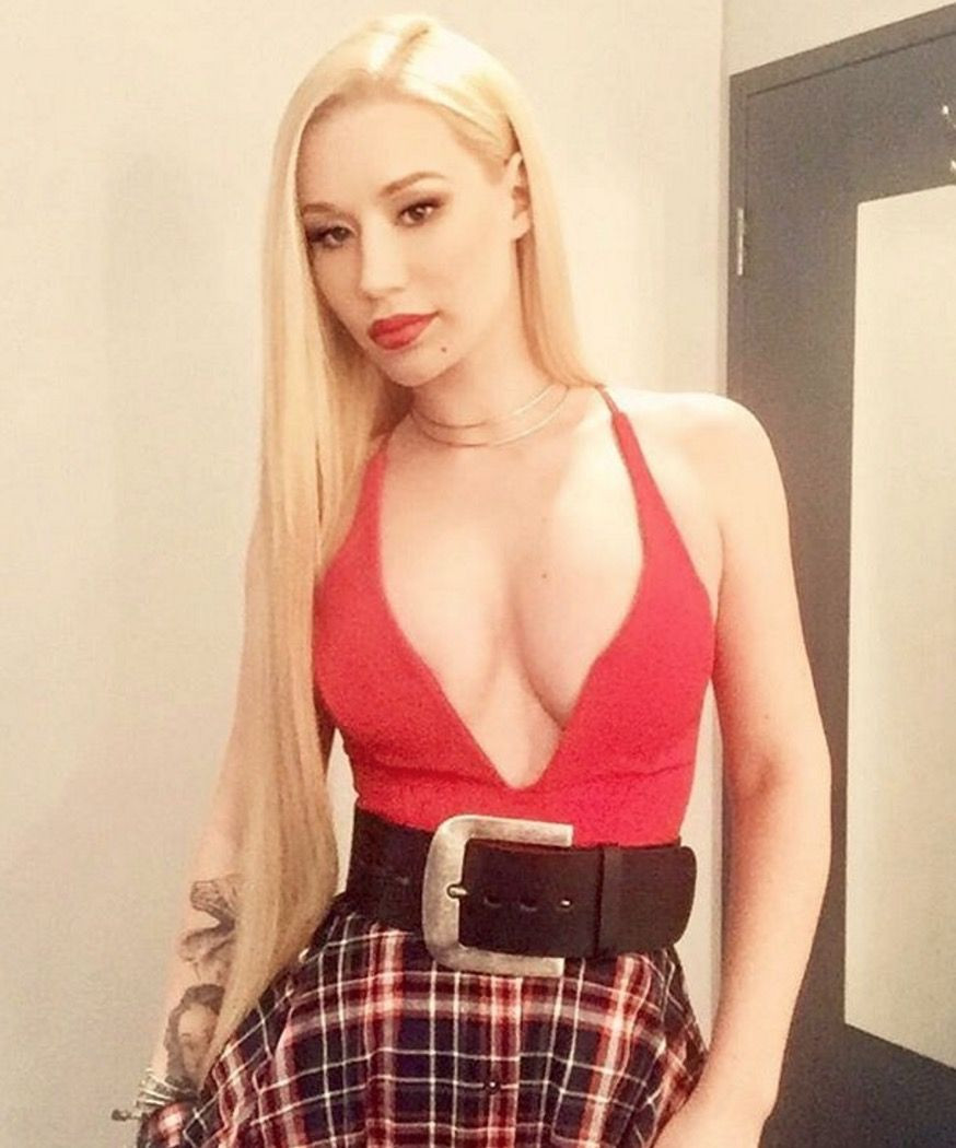 Iggy Azalea estetik iddialarına duş görüntüleriyle cevap verdi - Sayfa 18