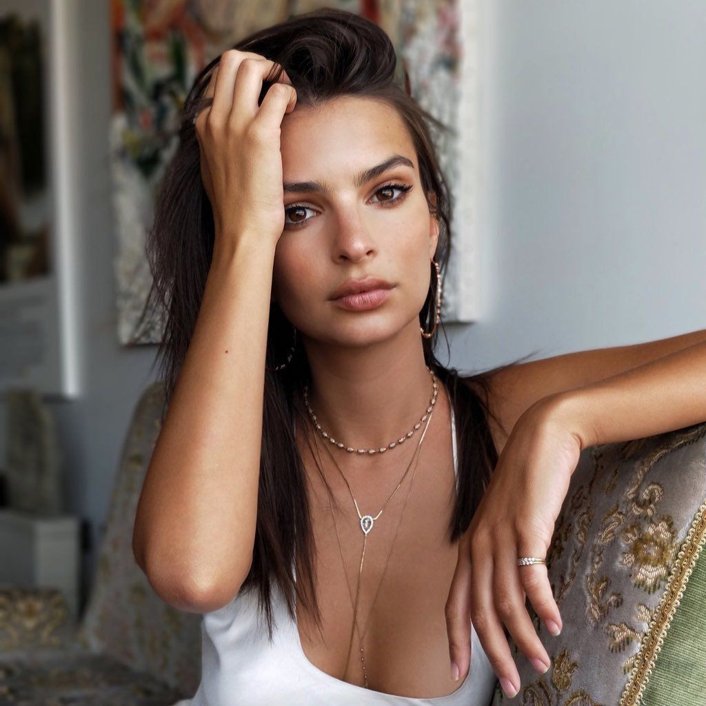 Emily Ratajkowski balayında "kocam için soyundum" pozu verdi - Sayfa 28