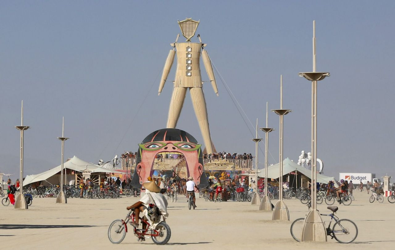 Beni yak kendini yak: BURNING MAN - Sayfa 10