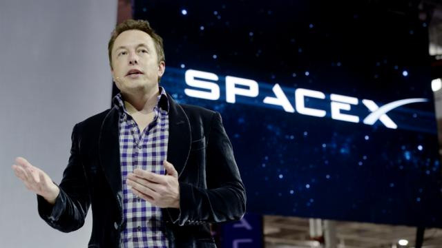 Elon Musk şirketlerinin Facebook sayfalarını sildi