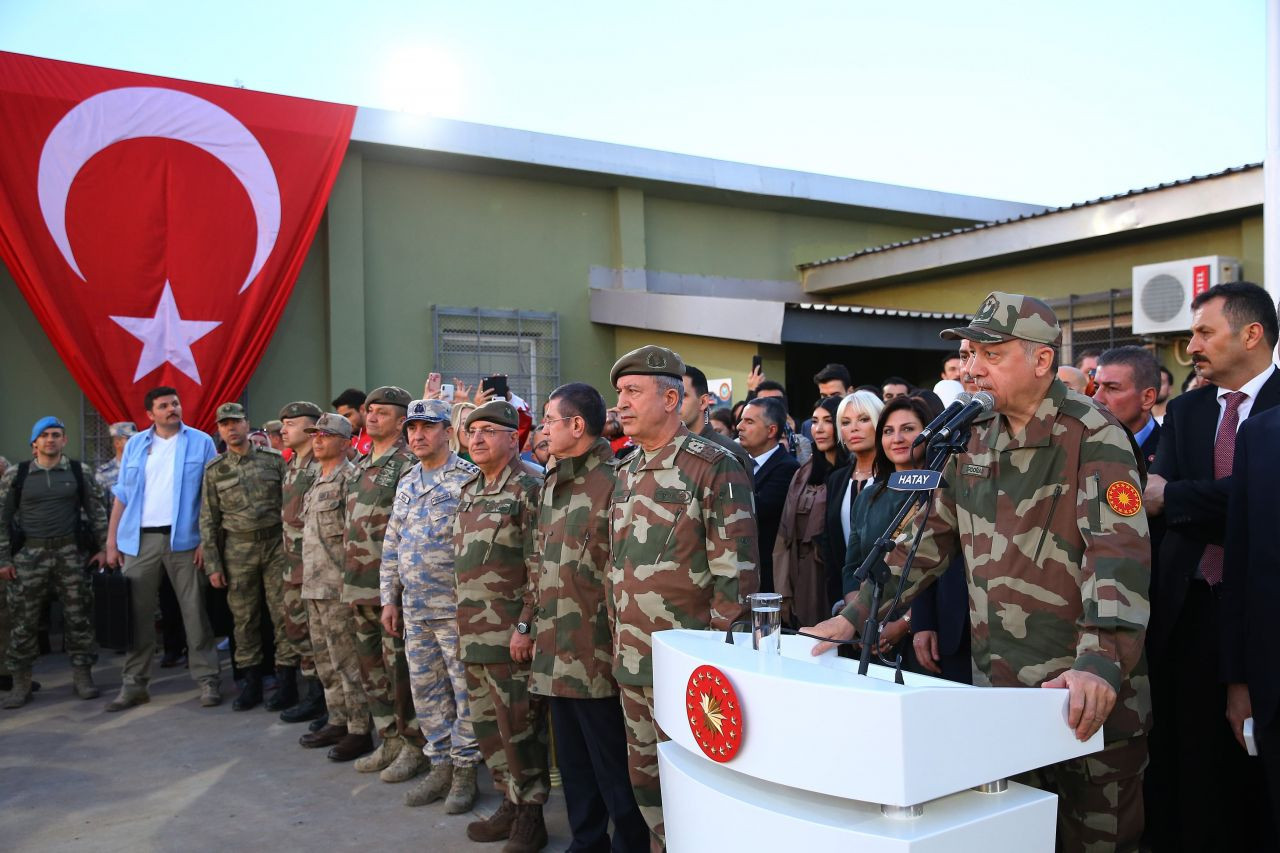 Cumhurbaşkanı Erdoğan kamuflajına Cumhurbaşkanlığı forsu diktirdi - Sayfa 8