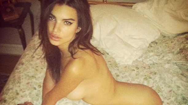 Emily Ratajkowski yine çırılçıplak! - Sayfa 35