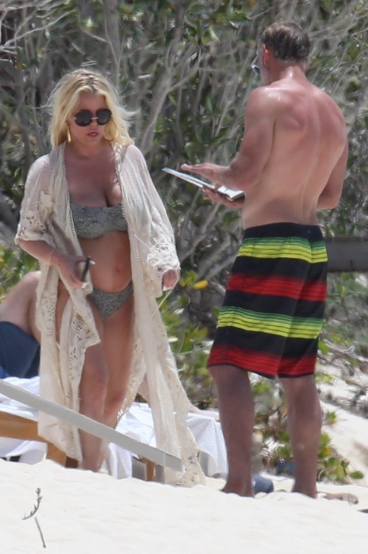 Jessica Simpson'ın tatil keyfi - Sayfa 6