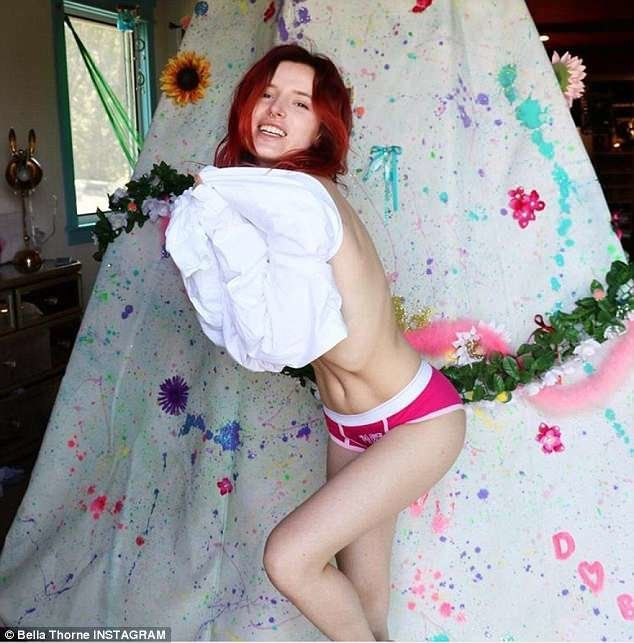 Bella Thorne'dan cesur pozlar! - Sayfa 4