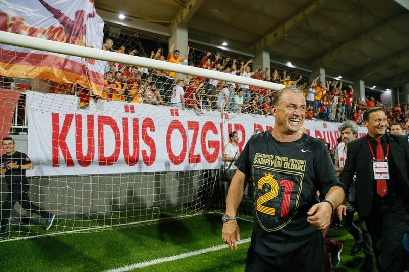 Galatasaray taraftarları şampiyonluğu kutladı - Sayfa 15