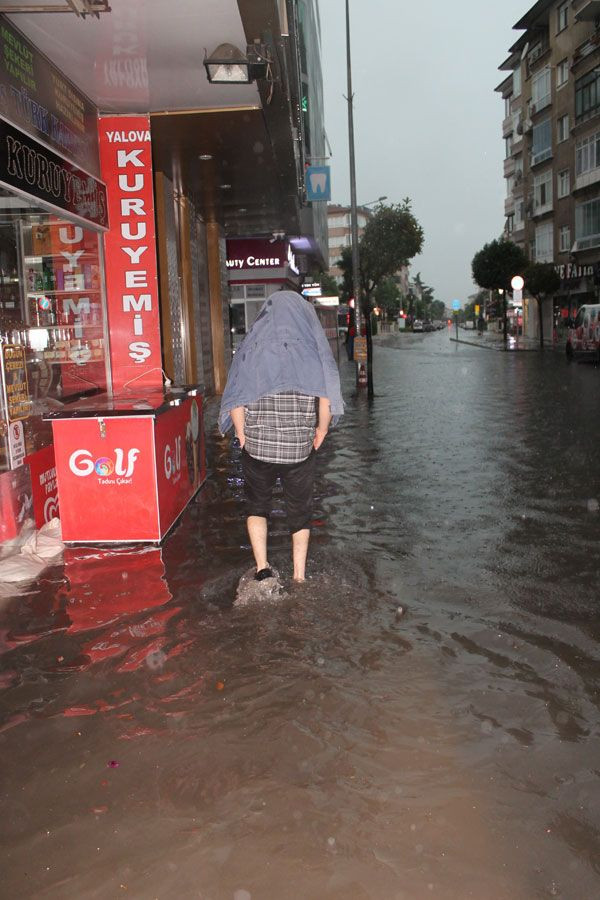 İstanbul'da sağanak yağış etkili oldu! Meteoroloji'den 3 ile uyarı - Sayfa 11