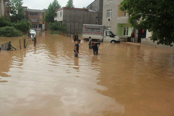 İstanbul'da sağanak yağış etkili oldu! Meteoroloji'den 3 ile uyarı - Sayfa 12