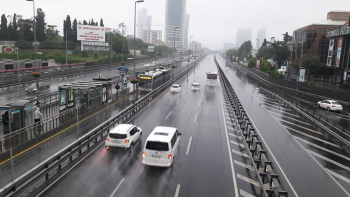 İstanbul'da sağanak yağış etkili oldu! Meteoroloji'den 3 ile uyarı - Sayfa 9