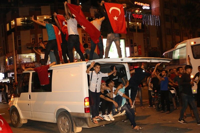 Seçim sonuçları yurt genelinde böyle kutlandı - Sayfa 13