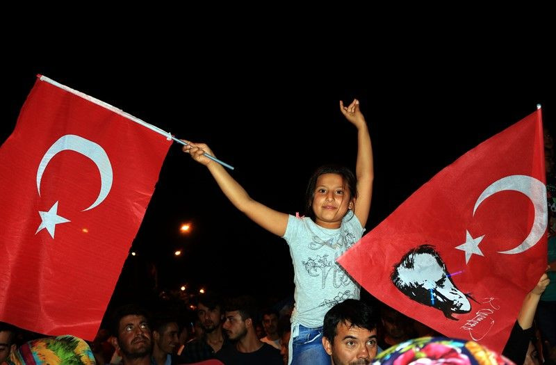 Seçim sonuçları yurt genelinde böyle kutlandı - Sayfa 3