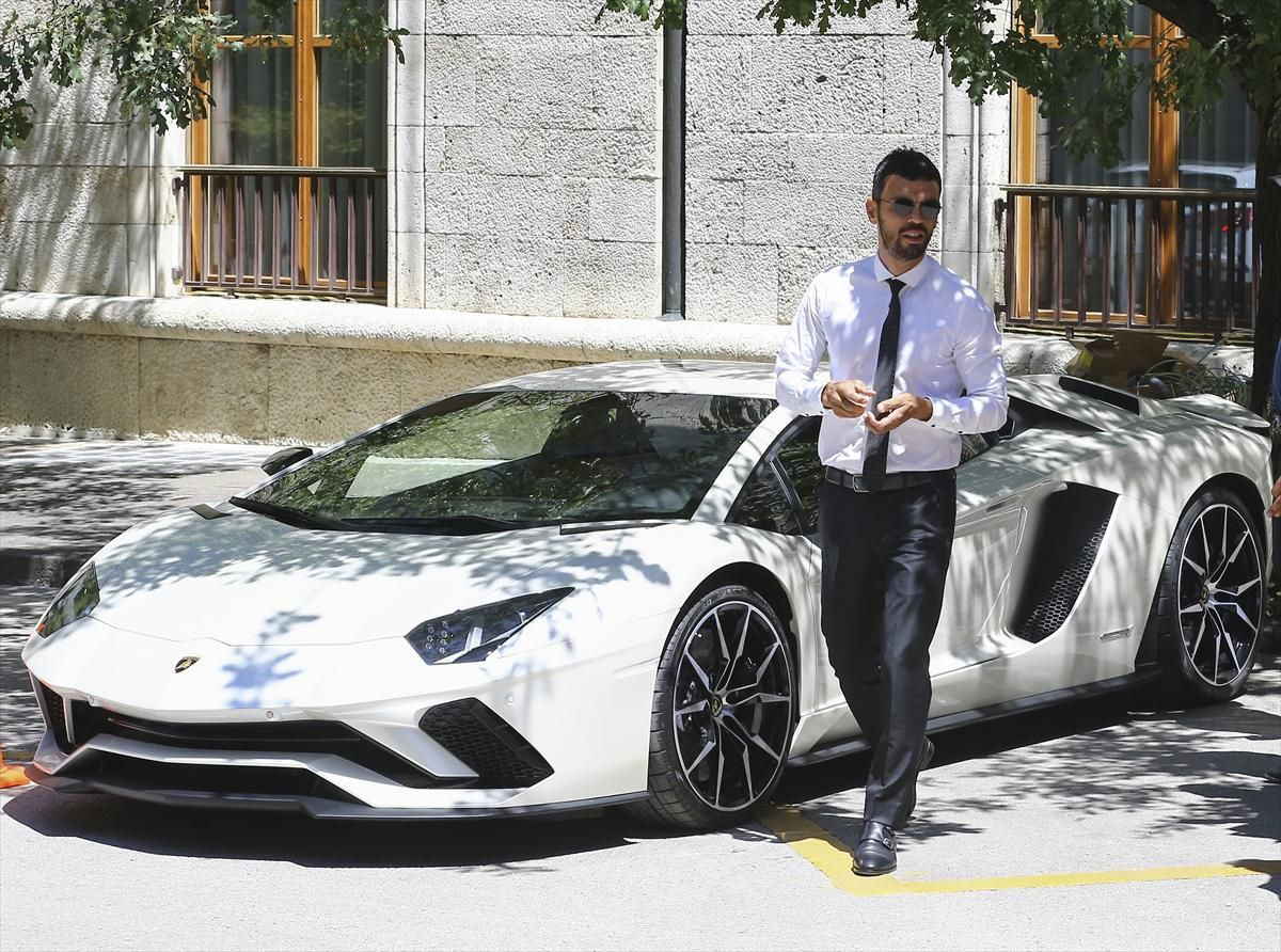 Sofuoğlu Meclis'e Lamborghini ile geldi - Sayfa 3