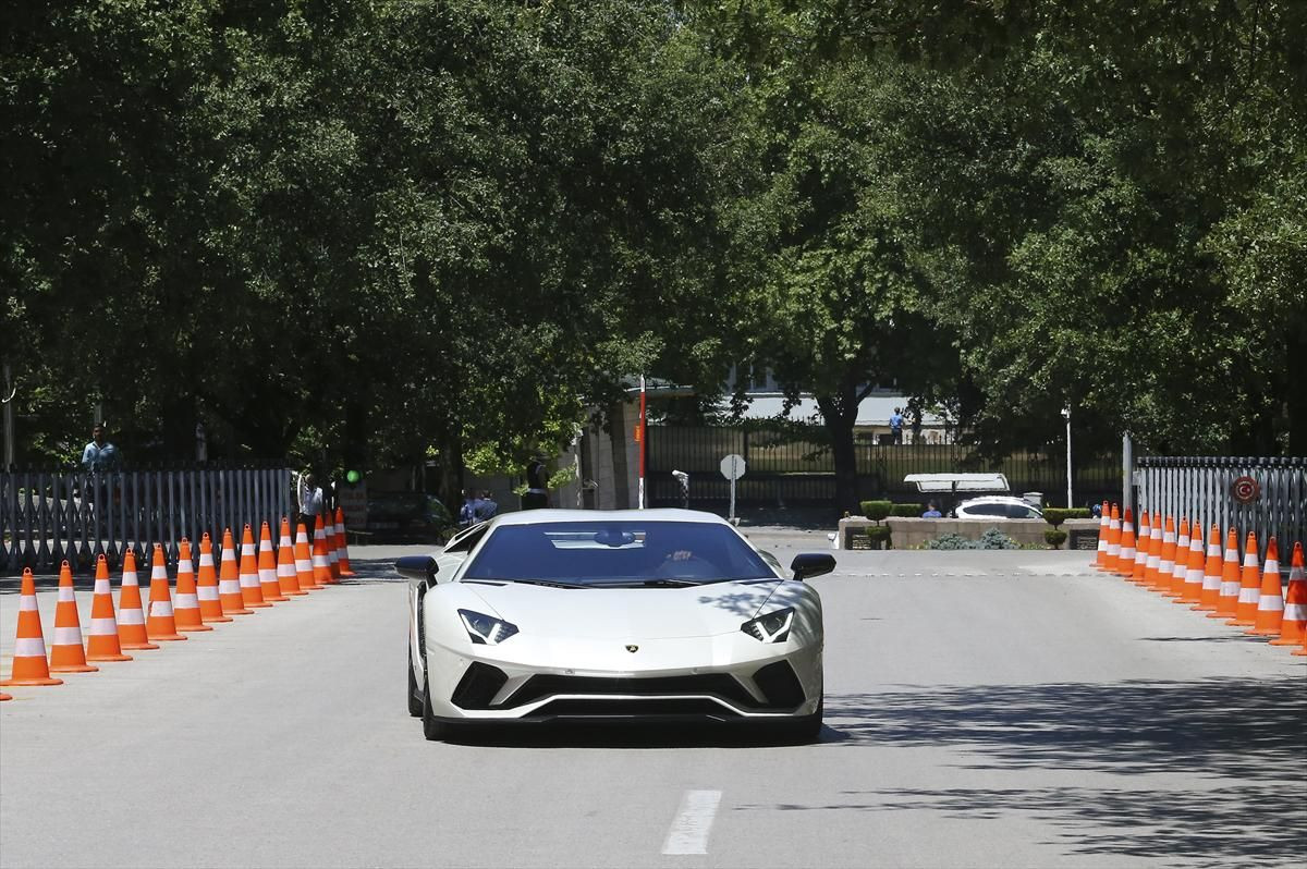 Sofuoğlu Meclis'e Lamborghini ile geldi - Sayfa 10