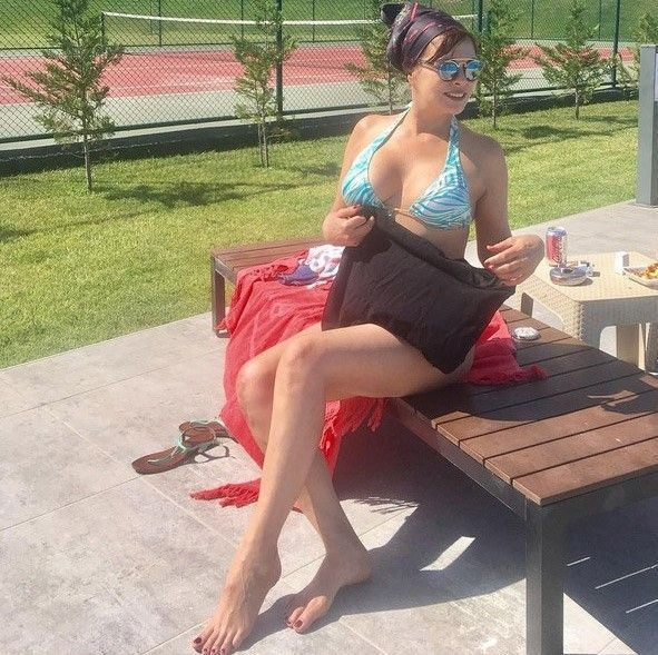 55'lik Aydan Şener'in bikinili fotoğrafı sosyal medyada gündem oldu - Sayfa 3