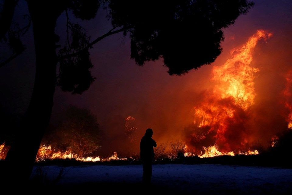 Yunanistan’daki yangından çarpıcı fotoğraflar - Sayfa 3