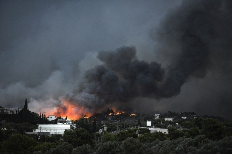 Yunanistan’daki yangından çarpıcı fotoğraflar - Sayfa 13