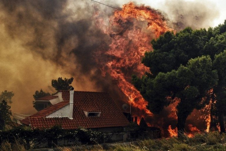 Yunanistan’daki yangından çarpıcı fotoğraflar - Sayfa 15