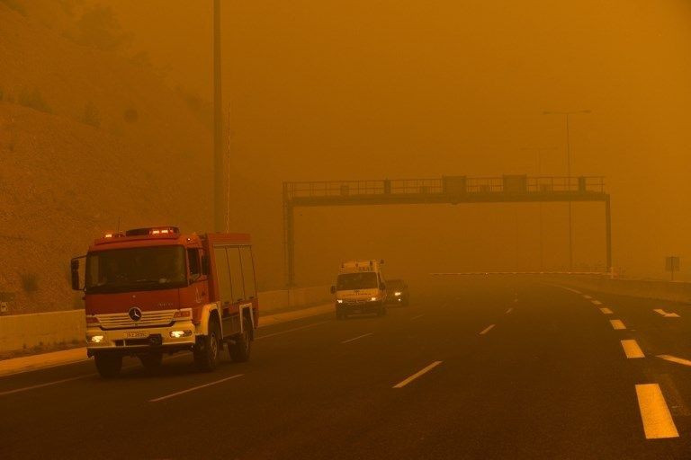 Yunanistan’daki yangından çarpıcı fotoğraflar - Sayfa 7