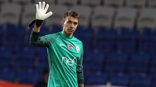 Muslera Galatasaray’dan ayrılıyor mu? - Sayfa 4