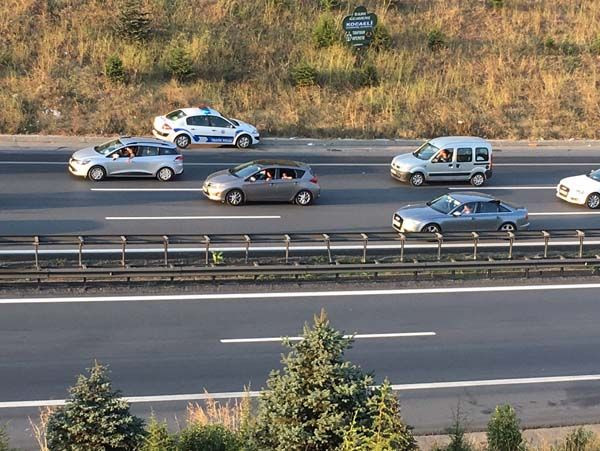 Tatilciler dönüş yolunda! Araç trafiği 40 kilometreye kadar uzadı - Sayfa 15