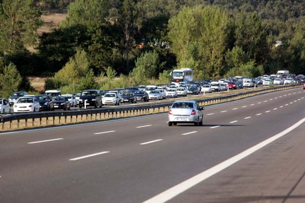 Tatilciler dönüş yolunda! Araç trafiği 40 kilometreye kadar uzadı - Sayfa 6