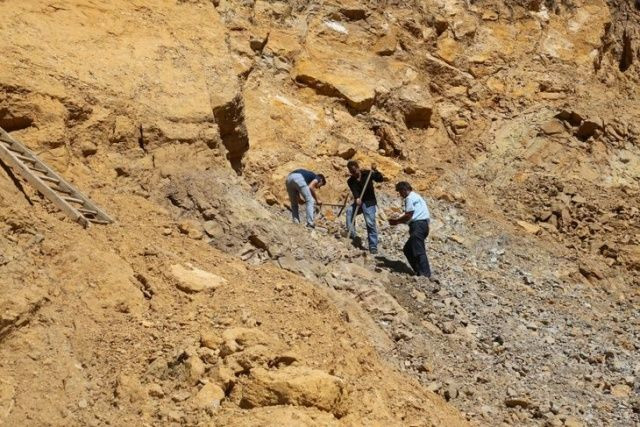 Yıllardır çıra ve kömür olarak kullandılar maden çıktı - Sayfa 12