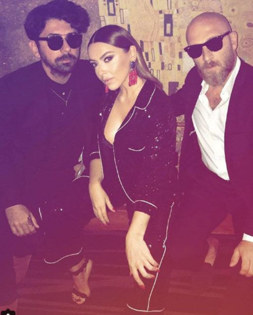 Hadise’nin dekoltesi sosyal medyada gündem - Sayfa 7