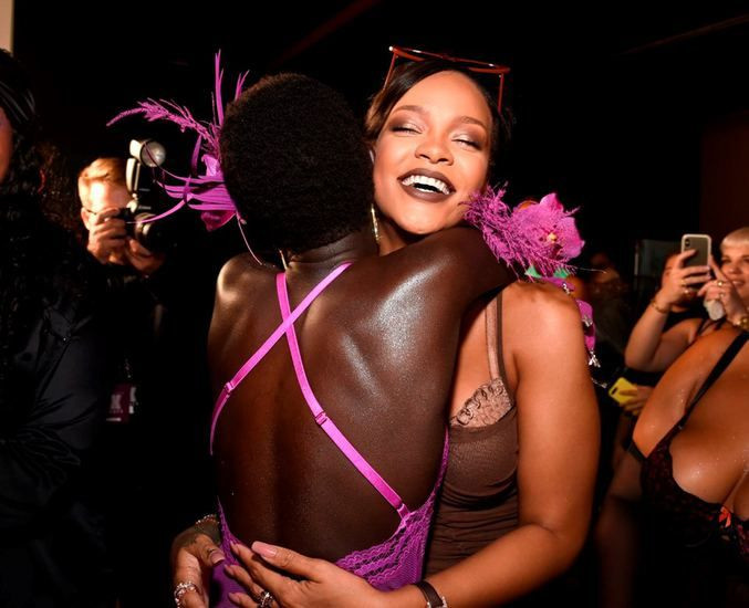 Rihanna kendi işinin patronu oldu - Sayfa 17