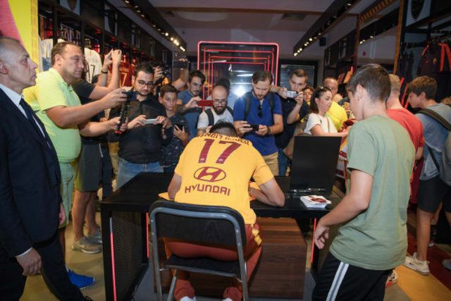 İmza töreninde Cengiz Ünder'e büyük ilgili - Sayfa 6