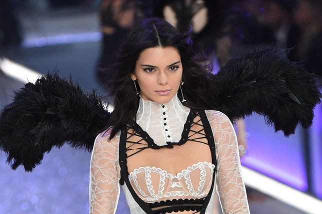 Kendall Jenner'ın çıplak fotoğrafları internete sızdırıldı! - Sayfa 18