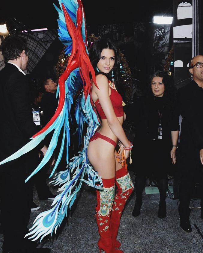 Kendall Jenner banyodan fotoğrafını paylaştı - Sayfa 20