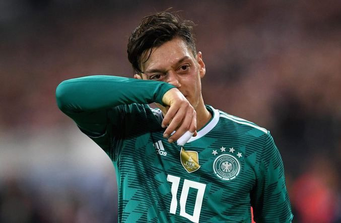 Mesut Özil'in menajeri, Alman futbolcuları sert dille eleştirdi - Sayfa 19