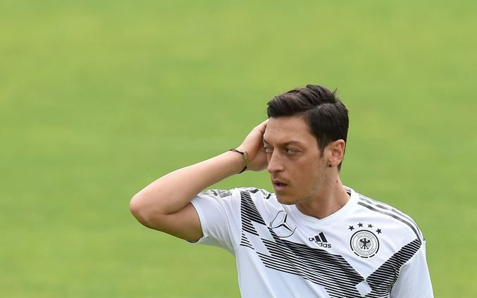 Mesut Özil'in menajeri, Alman futbolcuları sert dille eleştirdi - Sayfa 11