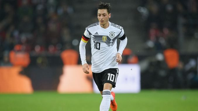 Mesut Özil'in menajeri, Alman futbolcuları sert dille eleştirdi - Sayfa 13