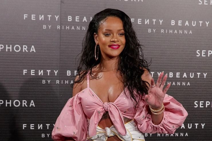 Rihanna'nın evine polisler helikopterle indi! - Sayfa 13