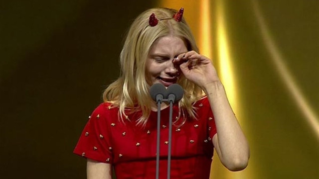 Aleyna Tilki Altın Kelebek ağlama görüntüleri sansürsüz izle