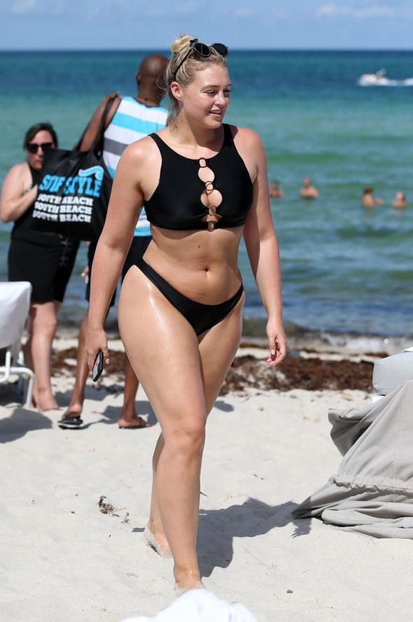 Iskra Lawrence Miami'yi salladı - Sayfa 40