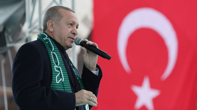 Cumhurbaşkanı Erdoğan: Trump’la konuştuk teröristler gitmezse biz göndeririz