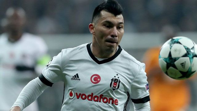 Beşiktaş Medel'in transferine onay verdi - Sayfa 2