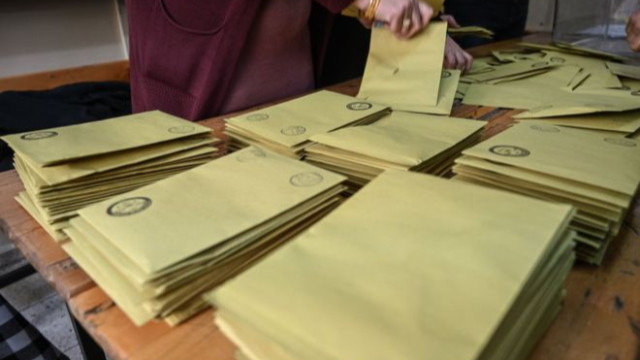 Maltepe'de oy sayım işlemi yeniden başladı