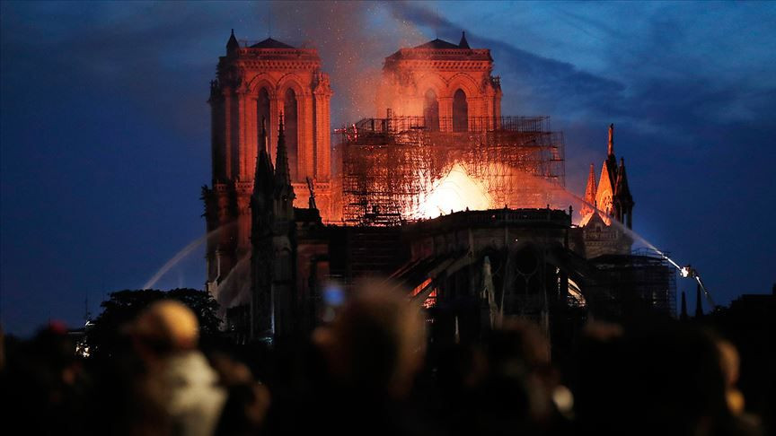 Notre Dame Katedrali’nin onarımı için toplanan bağış 700 milyon euroya ulaştı - Sayfa 11