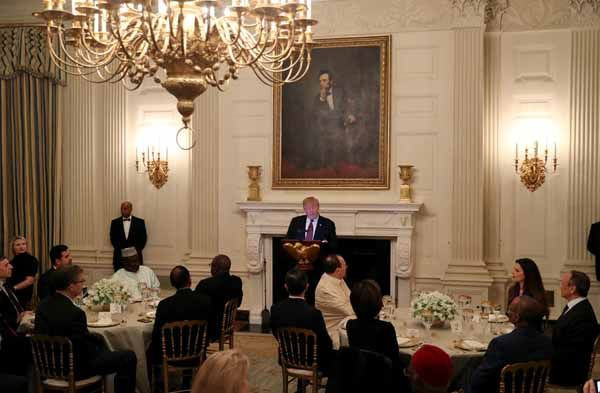 Trump, Beyaz Saray'da iftar verdi - Sayfa 8