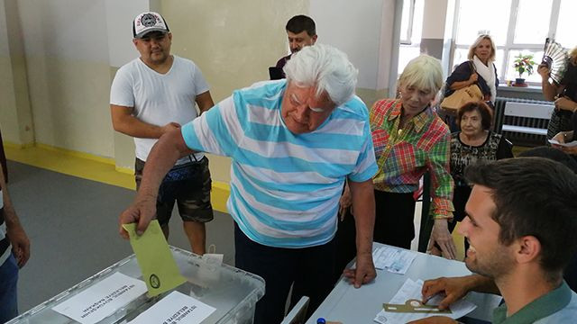 Ünlü İsimler sandık başında! - Sayfa 16